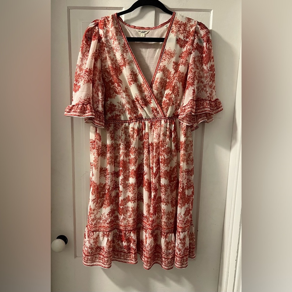 Max Studio Cream and Red Floral V-Neck Midi Dress